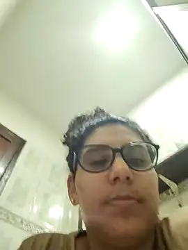 DanielleEvans  online show from 03.02.25