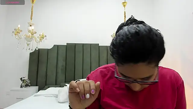 DanielleEvans  online show from 03.08.25