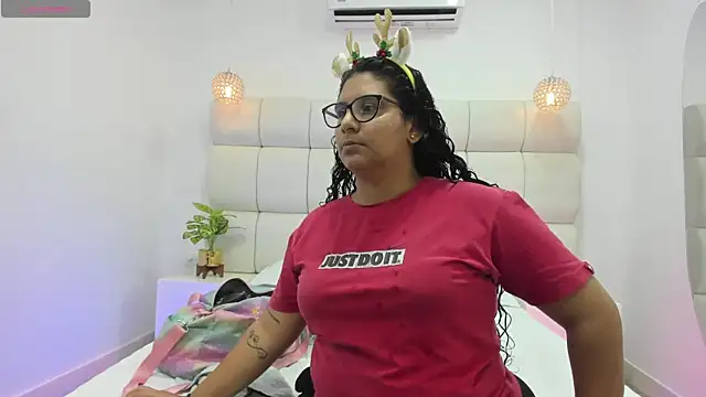 DanielleEvans  online show from 12.01.25