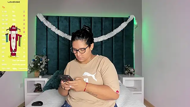 DanielleEvans  online show from 01.06.26