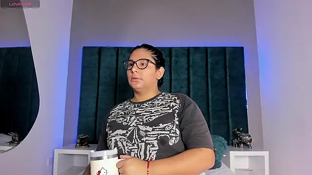 DanielleEvans  online show from 01.12.26