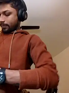 Snapshot of _IRRESISTIBLE_ chatting on 01.17.25 IRRESISTIBLE online show from 01.17.25