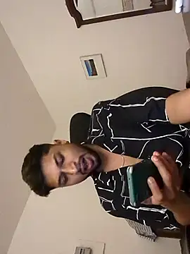 Snapshot of _IRRESISTIBLE_ chatting on 03.20.25 IRRESISTIBLE online show from 03.20.25