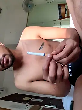 Snapshot of _IRRESISTIBLE_ chatting on 10.05.25 IRRESISTIBLE online show from 10.05.25