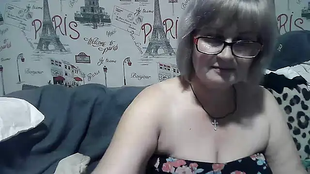 Snapshot of Gina_Marlyn chatting on 12.17.24 Gina Marlyn online show from 12.17.24