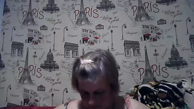 Snapshot of Gina_Marlyn chatting on 01.05.25 Gina Marlyn online show from 01.05.25