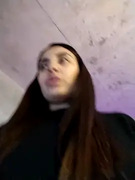 aisha es online show from 03.15.25