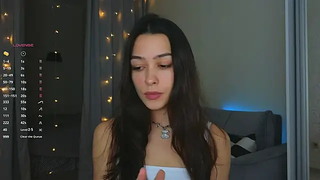 Snapshot of mo1ly chatting on 12.16.24 mo1ly online show from 12.16.24