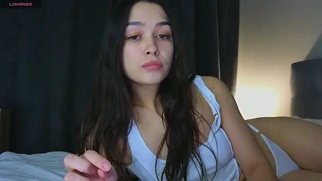 Snapshot of mo1ly chatting on 02.17.25 mo1ly online show from 02.17.25