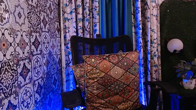 The Divine Love online show from 04.19.26