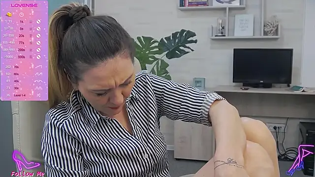 EllaMilf  online show from 01.19.25