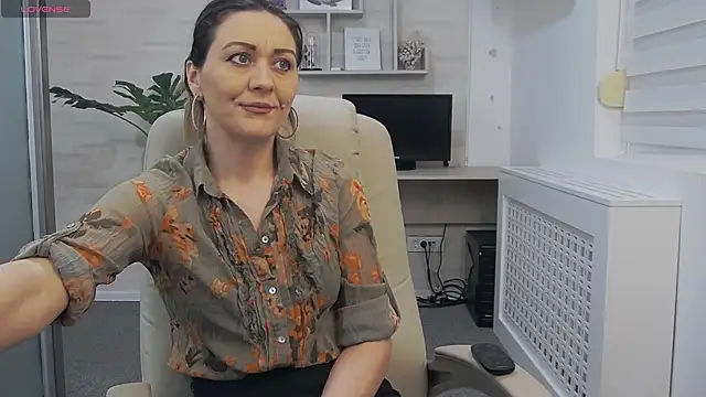 EllaMilf  online show from 01.23.25