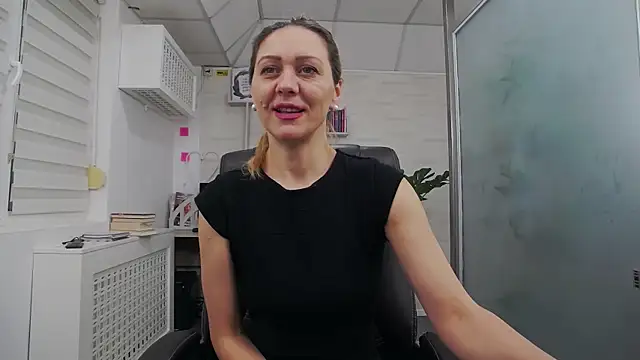 EllaMilf  online show from 11.15.25