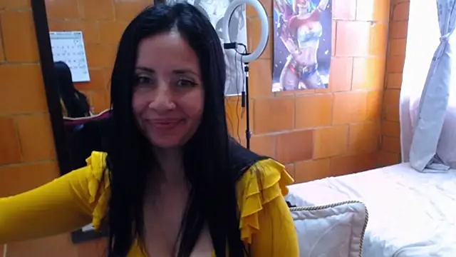Snapshot of charlote_temple chatting on 02.21.25 charlote temple online show from 02.21.25