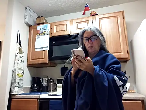 EvaRobinson online show from 01.16.25