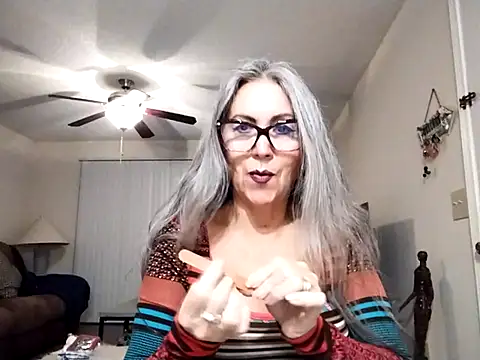 EvaRobinson online show from 01.21.25