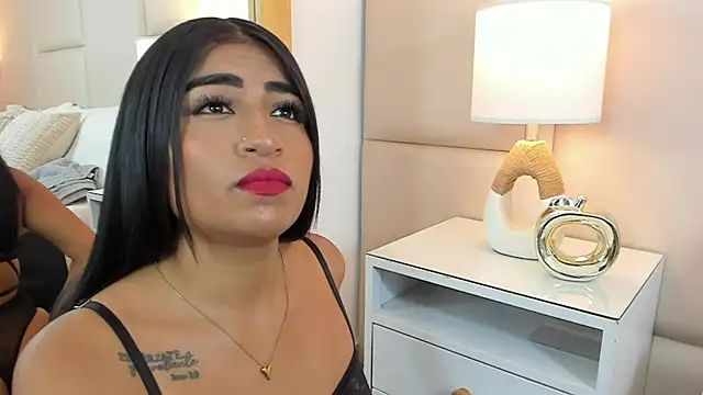 AntoniaRoss  online show from 11.04.25