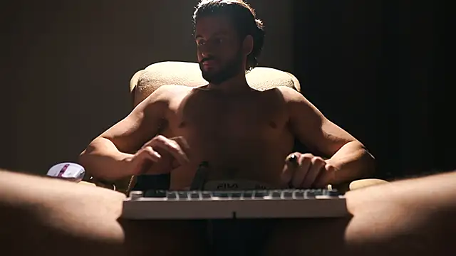 Keen   Luckystrike online show from 03.11.26