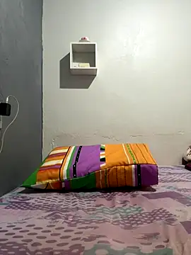 Snapshot of laisviana21 chatting on 10.17.25 laisviana21 online show from 10.17.25