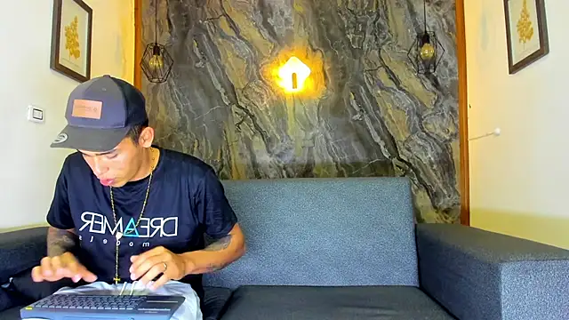 yeckodream online show from 02.21.25