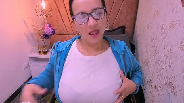 MarilynMiilf  online show from 10.23.25