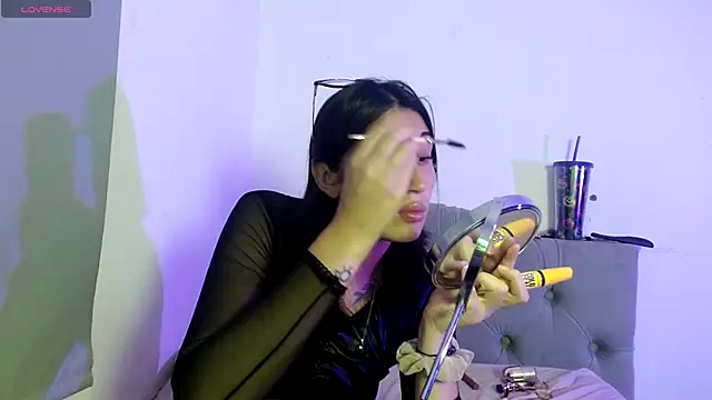 Red-moon1 online show from 10.21.25