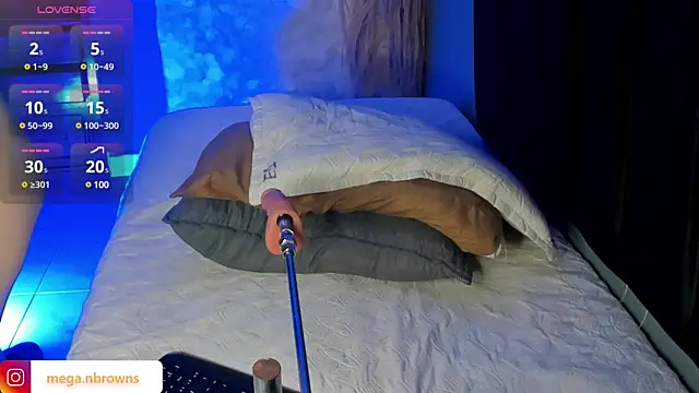 Megan browns1 online show from 03.12.25