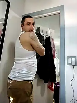 Snapshot of thickcocklatino chatting on 01.16.25 thickcocklatino online show from 01.16.25