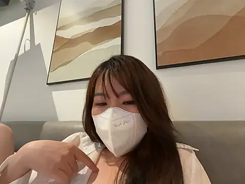 Snapshot of Onee-Chew chatting on 07.28.26 Onee-Chew online show from 07.28.26