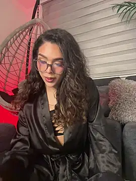 Samantha Bernardo online show from 04.12.26