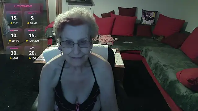 HeisseomaOriginal online show from 01.20.25