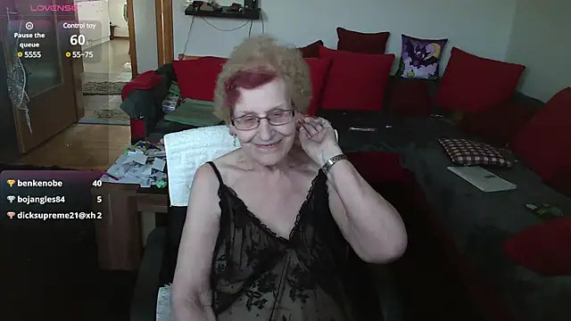 HeisseomaOriginal online show from 03.10.25