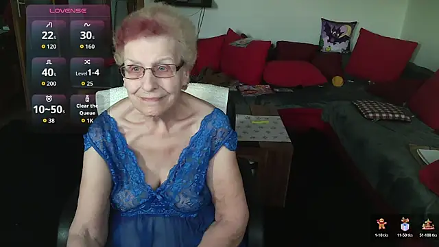 HeisseomaOriginal online show from 12.16.25