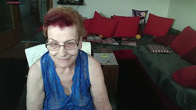 HeisseomaOriginal online show from 01.18.26