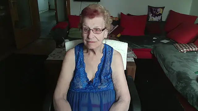 HeisseomaOriginal online show from 04.28.26