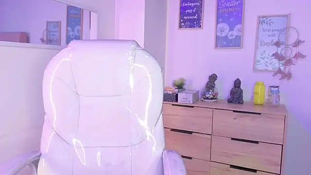 bluee hazell online show from 10.21.25