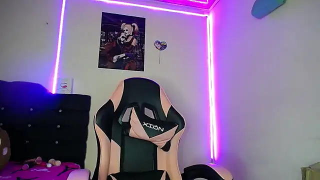 yuliana 19 online show from 10.14.25