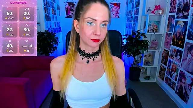 Snapshot of GrayceWild chatting on 01.19.25 GrayceWild online show from 01.19.25