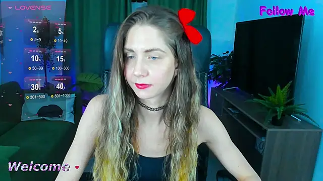 Snapshot of GrayceWild chatting on 01.27.25 GrayceWild online show from 01.27.25