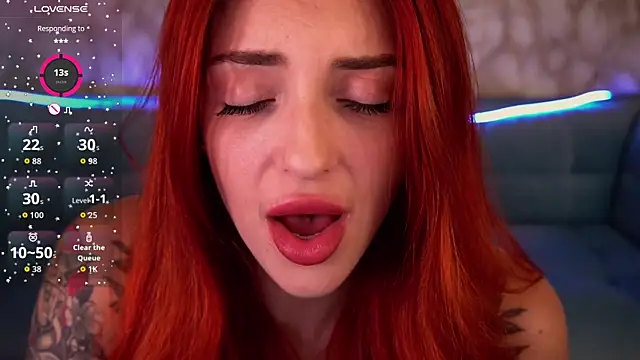 Snapshot of Sweety_one_ chatting on 11.26.25 Sweety one online show from 11.26.25