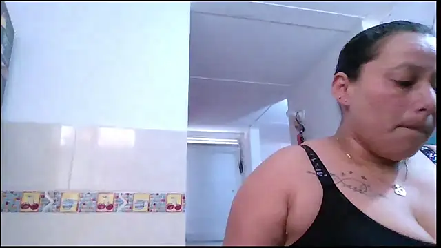 Snapshot of Diana_Lozano chatting on 04.15.26 Diana Lozano online show from 04.15.26