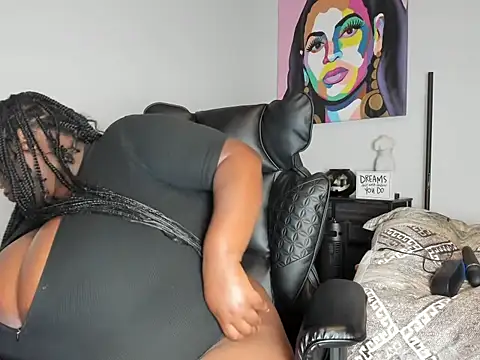 Snapshot of SexyHugeblackTitties chatting on 10.08.25 SexyHugeblackTitties online show from 10.08.25