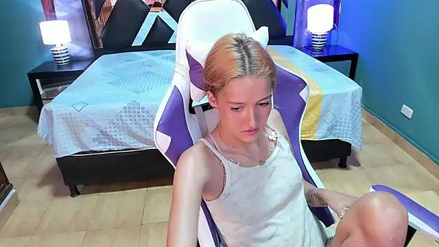 Linda4Petite online show from 01.20.25