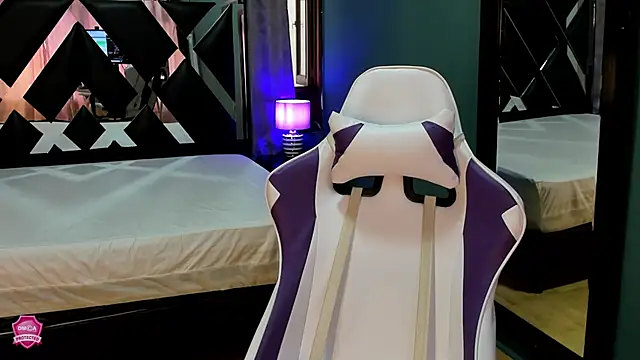 Linda4Petite online show from 03.15.25