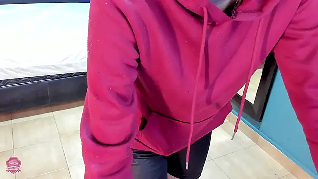 Linda4Petite online show from 03.17.25