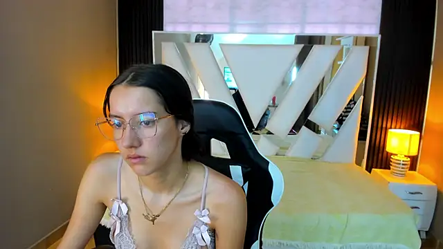 Linda4Petite online show from 11.09.25