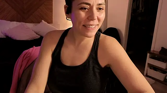 Snapshot of Ellie-L-Elizabeth chatting on 02.03.26 Ellie-L-Elizabeth online show from 02.03.26