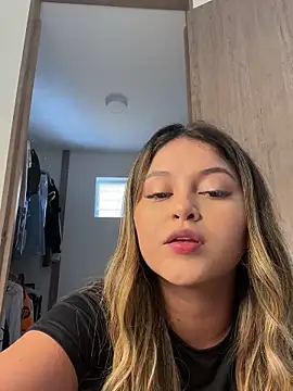 lunablossom  online show from 12.25.24