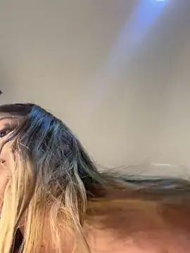 lunablossom  online show from 01.07.25