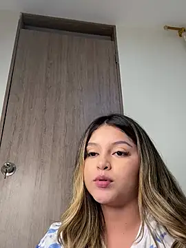 lunablossom  online show from 01.10.25